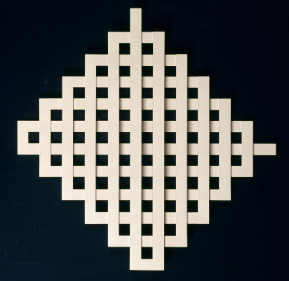 White : Norman Dilworth, Single line relief, 1974 © Collection Musée de Grenoble