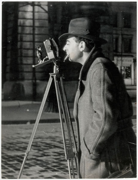 Brassaï photographe – Sa rencontre avec Matisse : Brassaï, boulevard Saint-Jacques,  Paris, vers 1931-1932 Archives Brassaï, Paris © Estate Brassaï – RMN  