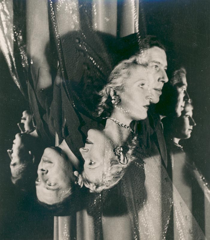 Claude Cahun : Claude Cahun, André et Jacqueline Breton, 1935, Tirage gélatino-argentique, 22 x 16,6 cm, Jersey Heritage Collection, © Jersey Heritage
