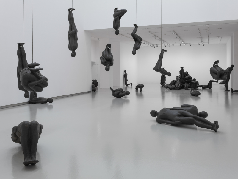 Antony Gormley. Critical Mass. : CRITICAL MASS II, 1995, Fonte, Vue de l’installation au musée Rodin © Agence photographique du musée Rodin - Jérome Manoukian