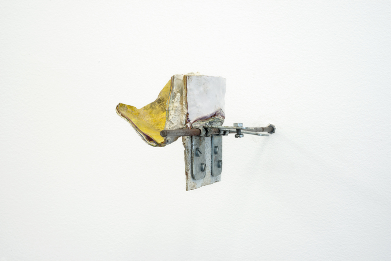 Nicolas Chatelain : Sans titre, 2012, Technique : acrylique et huile sur bois,Format : 23 x 26 x 19 cm  credit Raphaele Kriegel