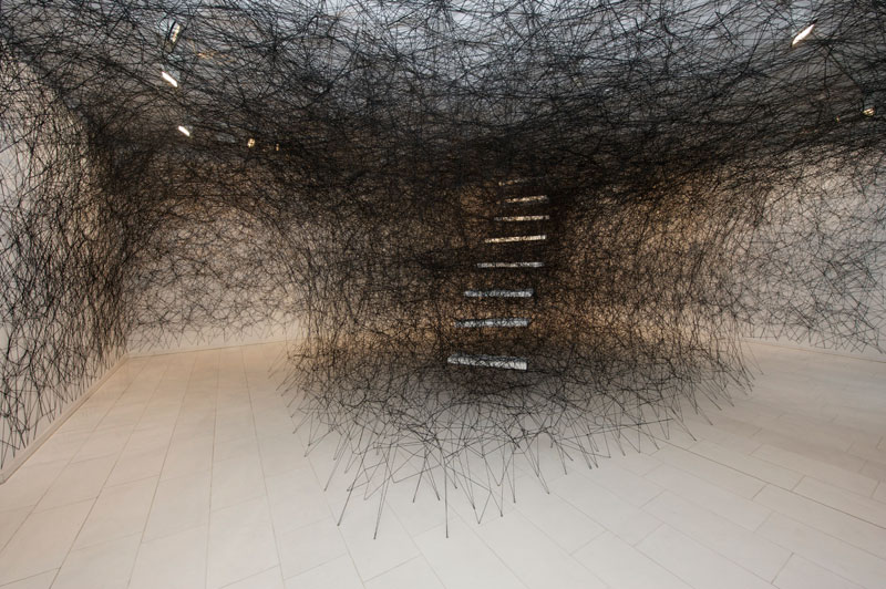 Chiharu Shiota – Labyrinth of Memory : Stairway. 2012. Schlewig Holsteinischer Kunstverein in der Kunsthalle zu Kiel photo by Sunhi Mang (2)