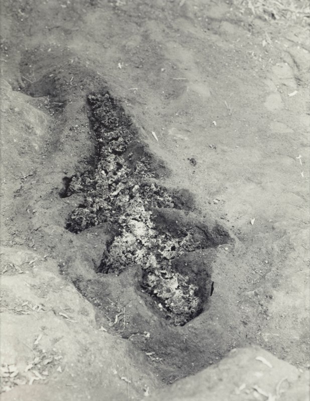 Ana Mendieta, Blood and Fire : Ana Mendieta Untitled, 1981 Lifetime black and white photograph 10 x 7 4/4 in # W16184 Credits : © The Estate of Ana Mendieta Collection / Courtesy Galerie Lelong