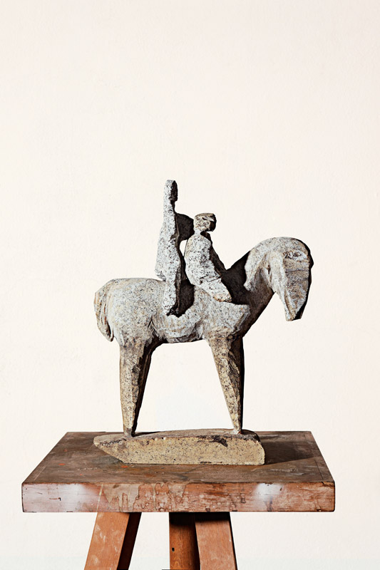 Denis Monfleur – L’œuvre granit : 5e cavalier.   2010, granit, 41 x 35 x 10 cm. ©Francis Hammond 