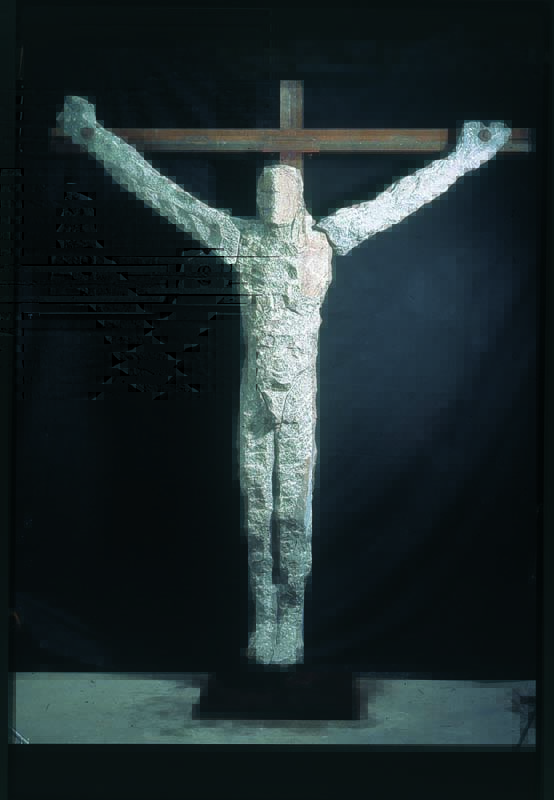 Denis Monfleur – L’œuvre granit : Le grand christ. 2002, granit et acier, 296 x 160 x 60 cm. ©Francis Hammond 