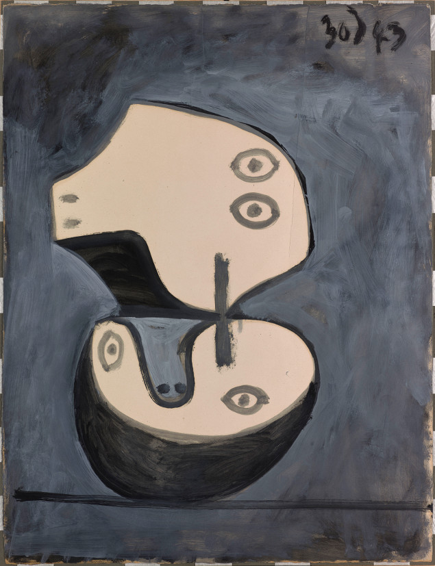 Picasso primitif : Picasso. Le Baiser, 1943, huile sur papier, 65 x 50cm. ©RMN Grand Palais (Musée National Picasso-Paris)/Mathieu Rabeau ©Succession Picasso 2017