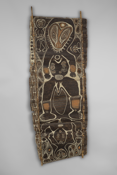 Sepik. Arts de Papouasie-Nouvelle-Guinée : Panneau de bois peint, Rautenstrauch-Joest-Museum Kšln, Palmblattscheibe, Inv. Nr. 4068